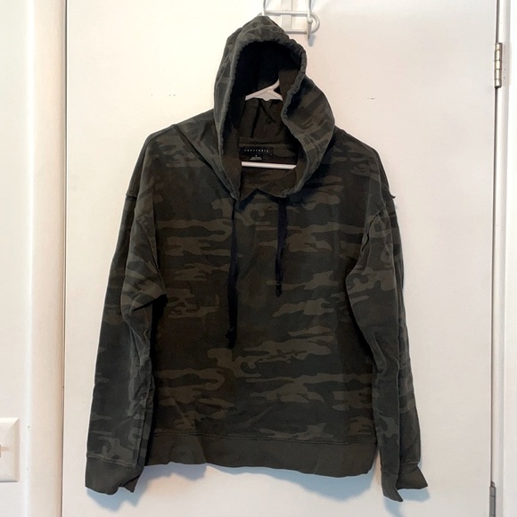 Sanctuary Shelbey Camo Sweatshirt - Stitch Fix - Picture 2 of 5
